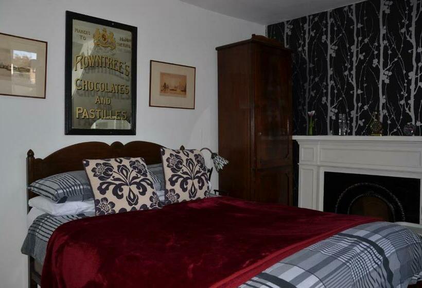 豪华房间, Averon House