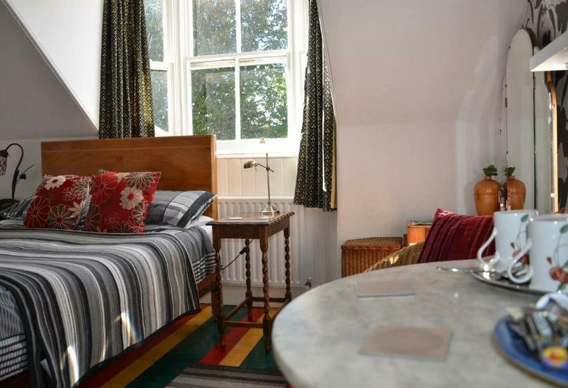 豪华房间, Averon House