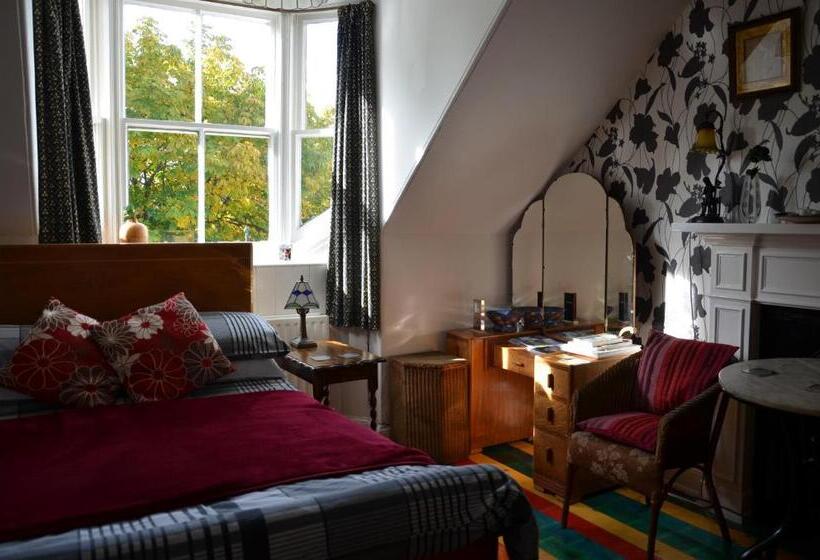 豪华房间, Averon House