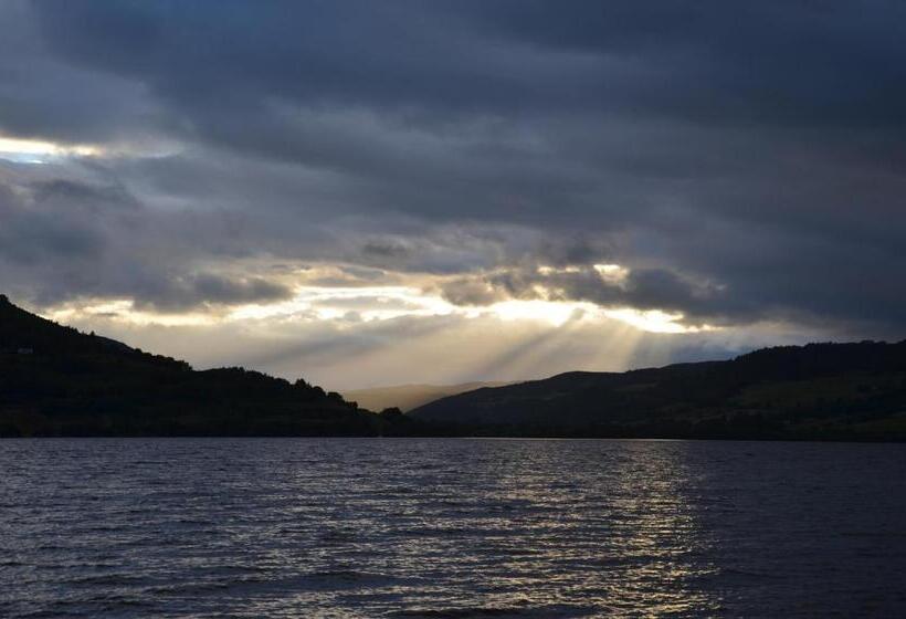 豪华房间, Averon House