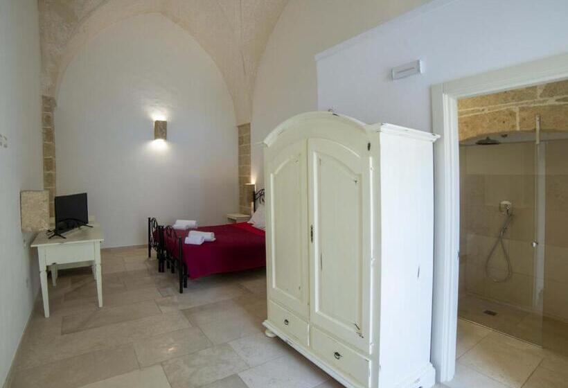 חדר קלאסי לשלושה, Casale Donna Rosa