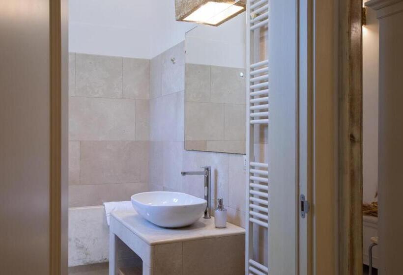 חדר דלוקס לשלושה, Casale Donna Rosa