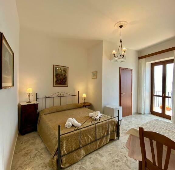 オーシャンビュースタンダードルームバルコニー付き, Residenza Porta Di Mare