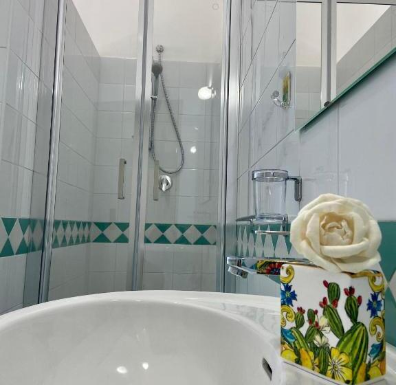 オーシャンビュースタンダードルームバルコニー付き, Residenza Porta Di Mare