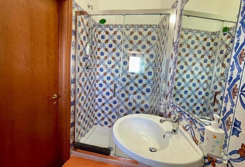 オーシャンビュースタンダードルームバルコニー付き, Residenza Porta Di Mare