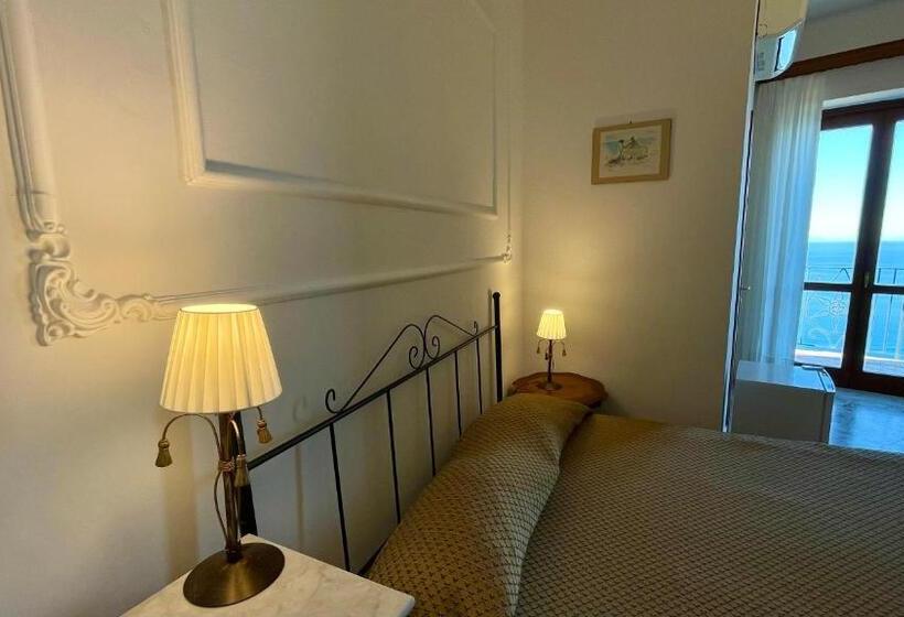 オーシャンビュースタンダードルームバルコニー付き, Residenza Porta Di Mare