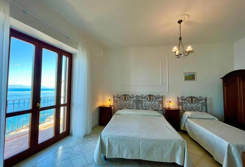 Triple Room Sea View, Residenza Porta Di Mare