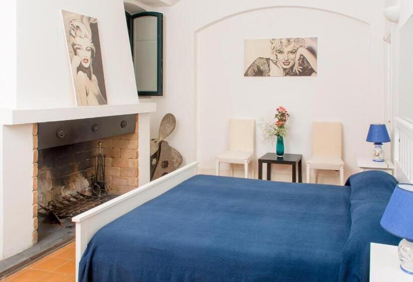 Standard Kolmen Hengen Huone, La Belle Vie B&b