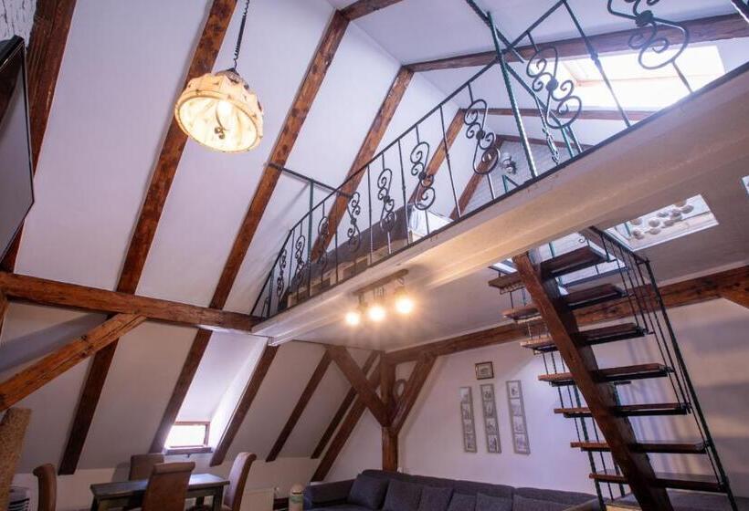 キングサイズベッドのデラックスルーム, 4 Rooms Piata Sfatului