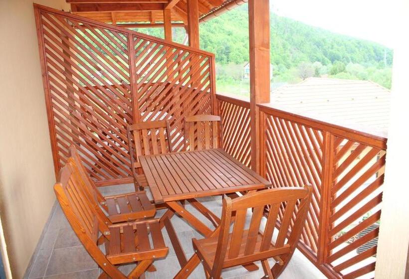 Apartament 2 Dormitoris, Casa 77 Praid