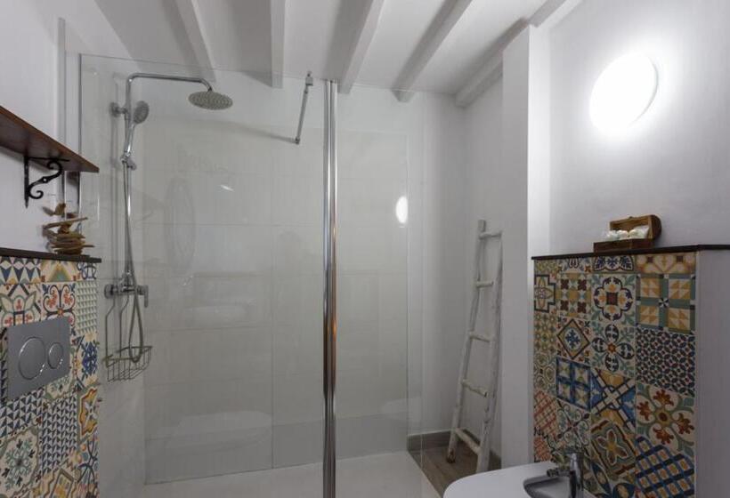 اتاق استاندارد چهار تخته, Casa Catalina