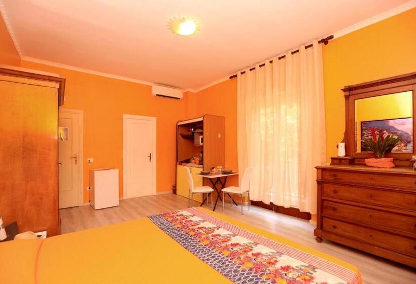 חדר סטנדרט עם טרסה, Estate4home   Casa Laura