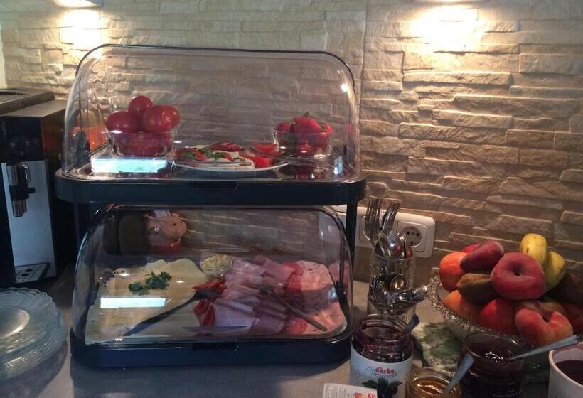 Номер Стандарт с Балконом, Gästehaus Hanser