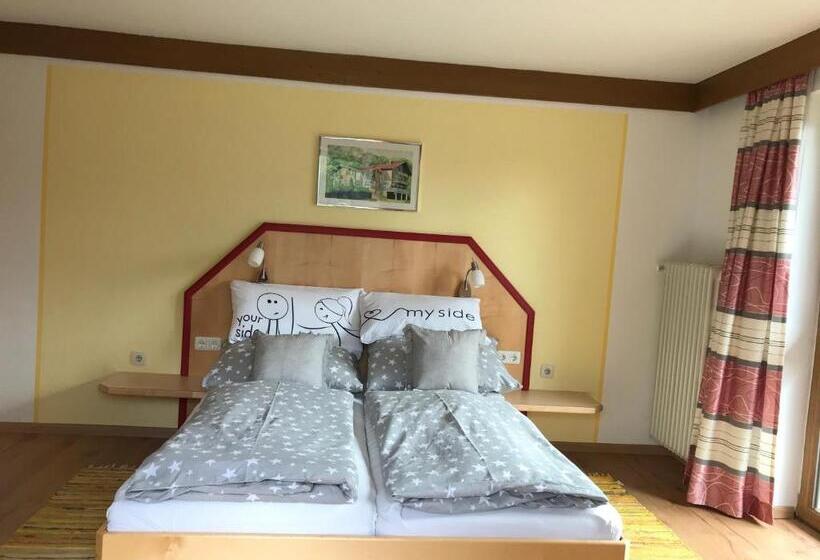 Номер Стандарт с Балконом, Gästehaus Hanser