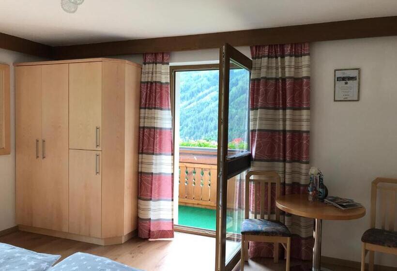 Номер Стандарт с Балконом, Gästehaus Hanser