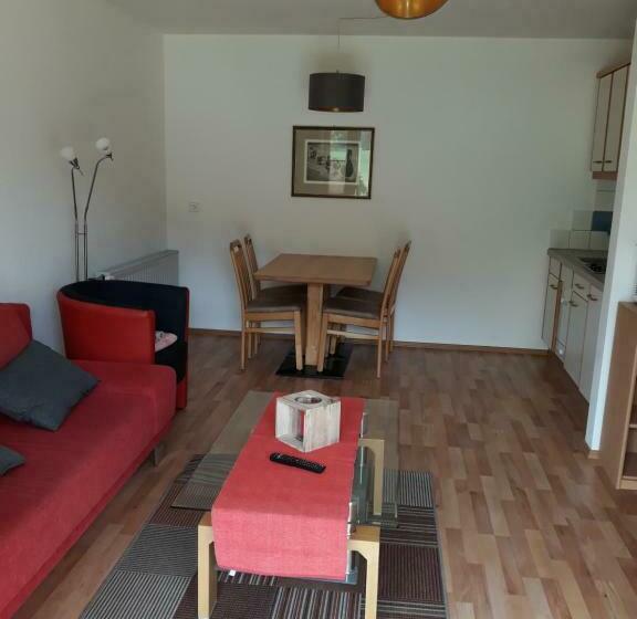 דירת חדר, Haus Rohr