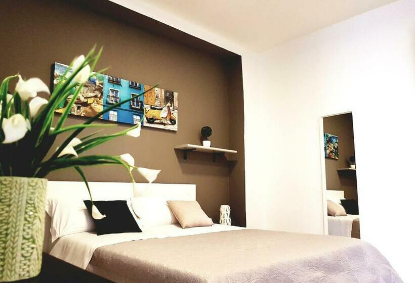 חדר סטנדרט לשלושה, Room N.22