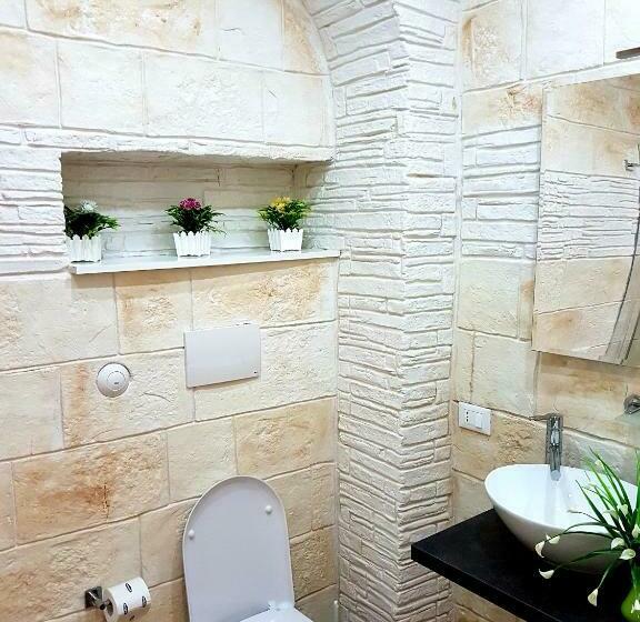 חדר דלוקס, Room N.22