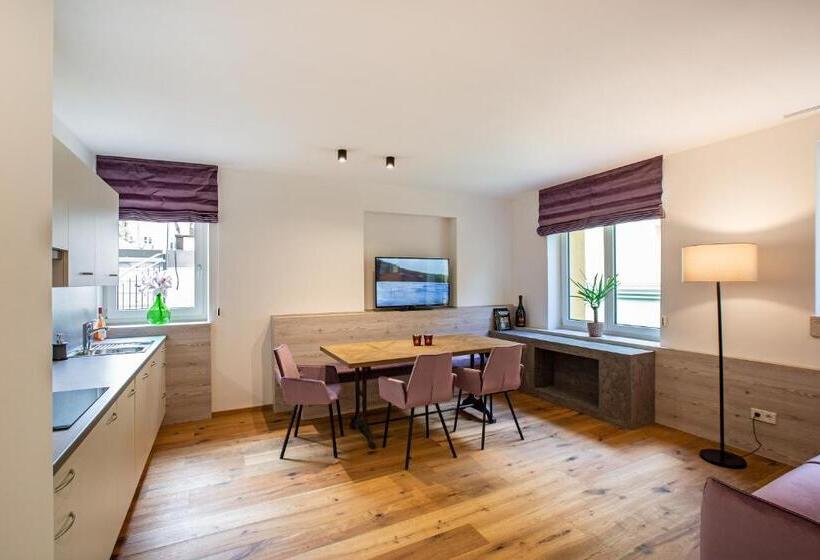 침실 2개 아파트, Residence Rösch