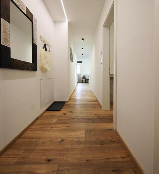 침실 2개 아파트, Residence Rösch