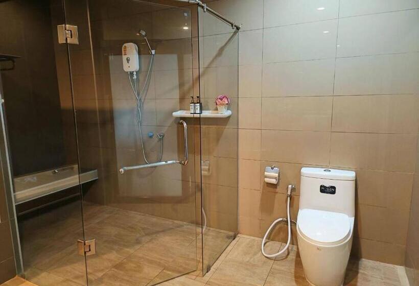 جناح عائلي, Supawimol Mansion