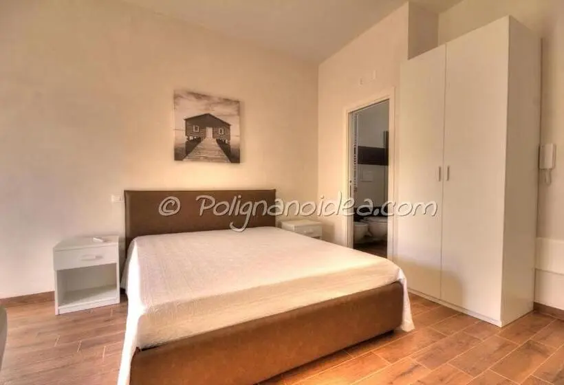 Superior Kolmen Hengen Huone, B&b Monopoli Old Town