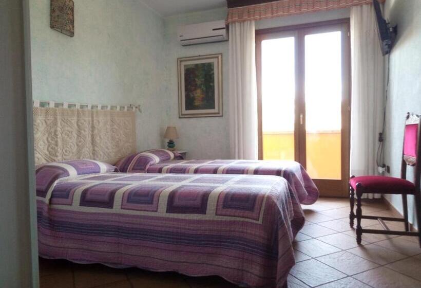 带山景的复式房间, Grotta Delle Fate