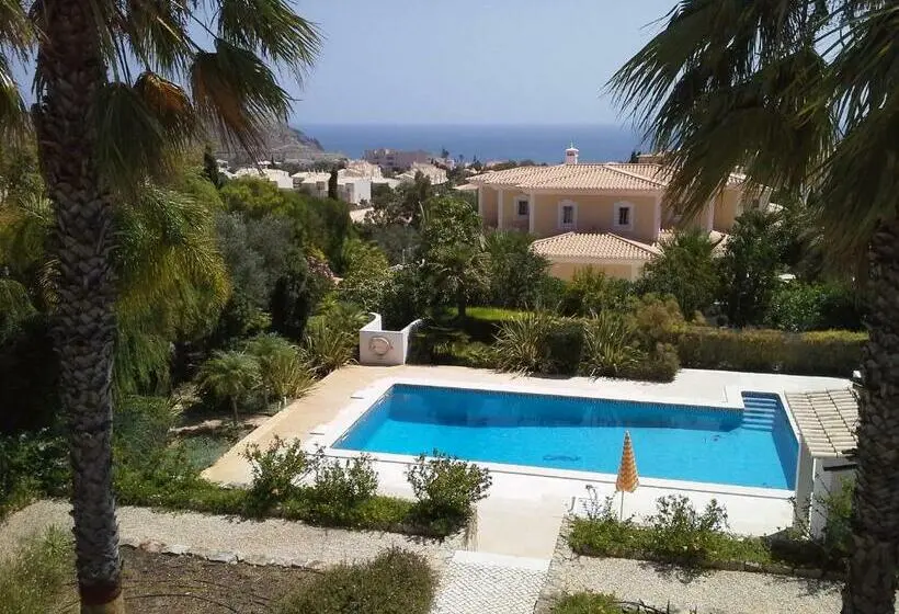 سوئیت با تخت بزرگ, Vila Florina