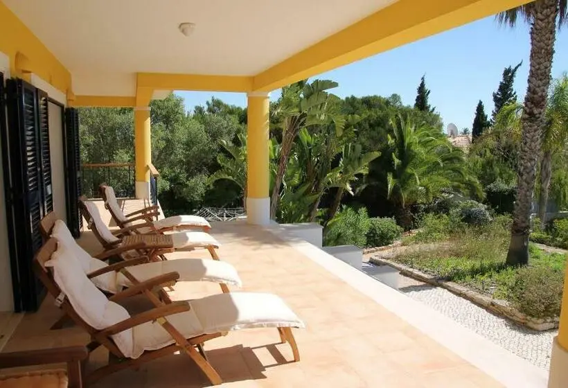 سوئیت با تخت بزرگ, Vila Florina