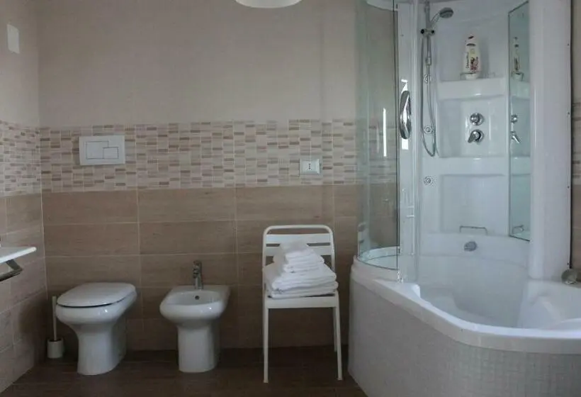 デラックスルーム, Bora B&b