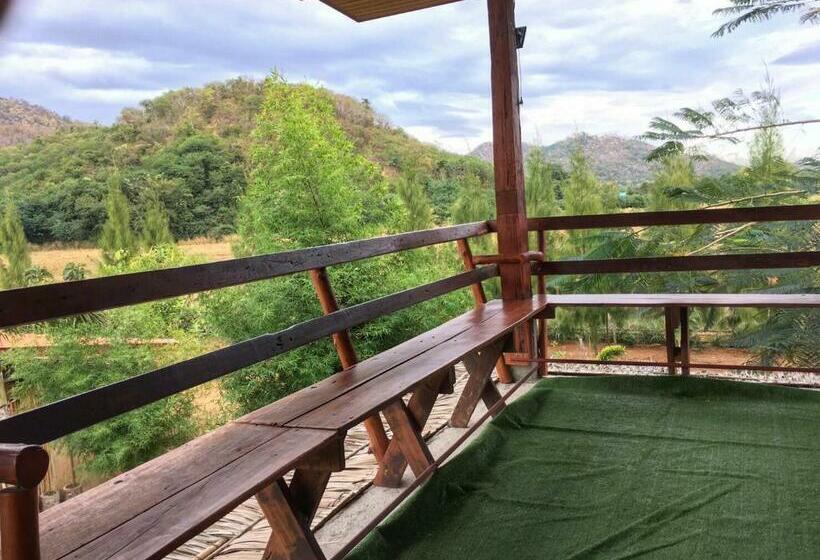 غرفة قياسية مطلة على الجبل, Baan Nork Farmstay บ้านนอก ฟาร์มสเตย์