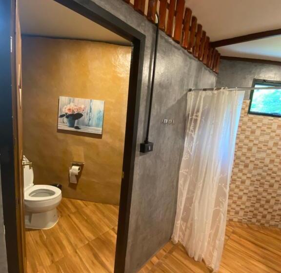 Семейный Номер Deluxe, Baan Nork Farmstay บ้านนอก ฟาร์มสเตย์