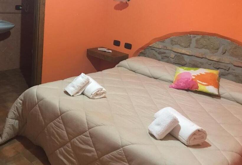 غرفة قياسية مزوَّدة بشُرفة, La Piana Dell Erika