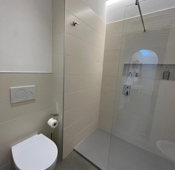 اتاق لوکس با تخت بزرگ, Affittacamere Perla Del Prione