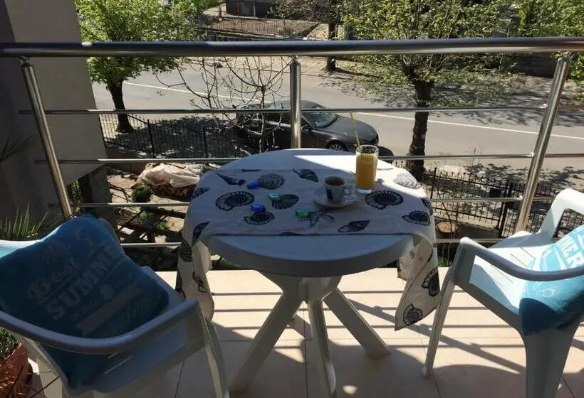 استودیوی استاندارد, Guest House Niya Chernomorets