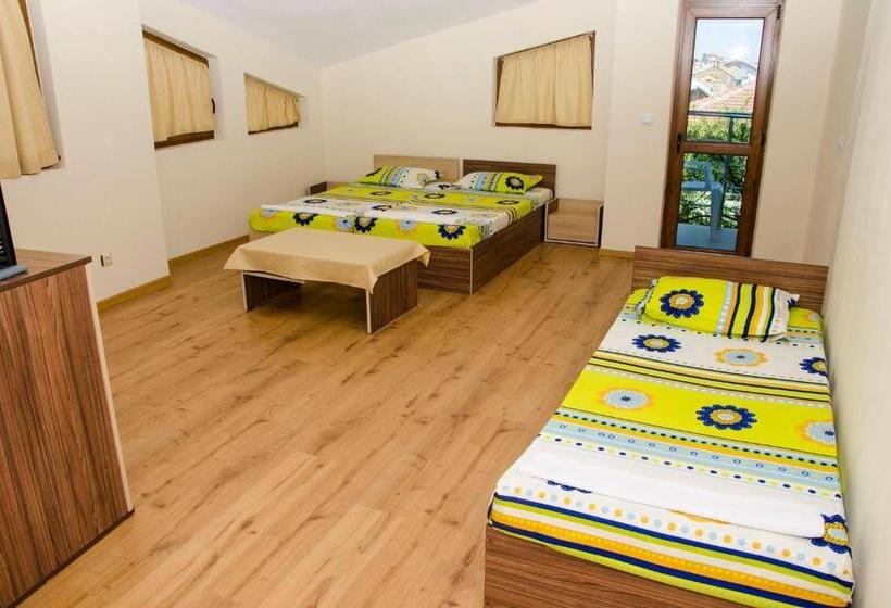 חדר סטנדרט לשלושה, Guest House Niya Chernomorets