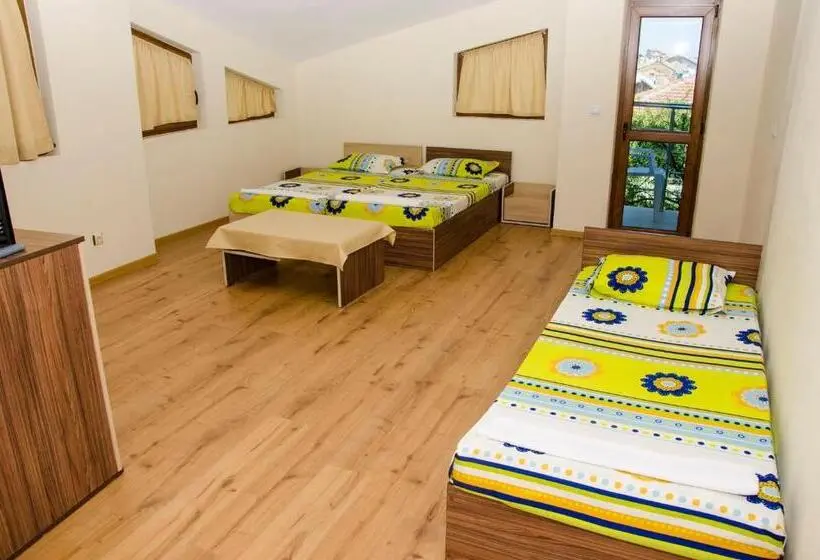اتاق استاندارد سه نفره, Guest House Niya Chernomorets