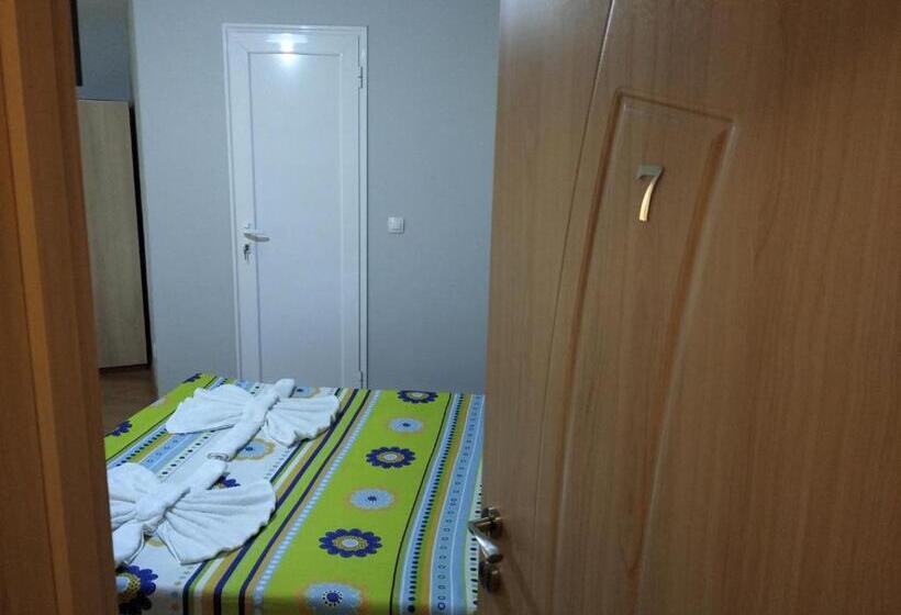 חדר סטנדרט לשלושה, Guest House Niya Chernomorets