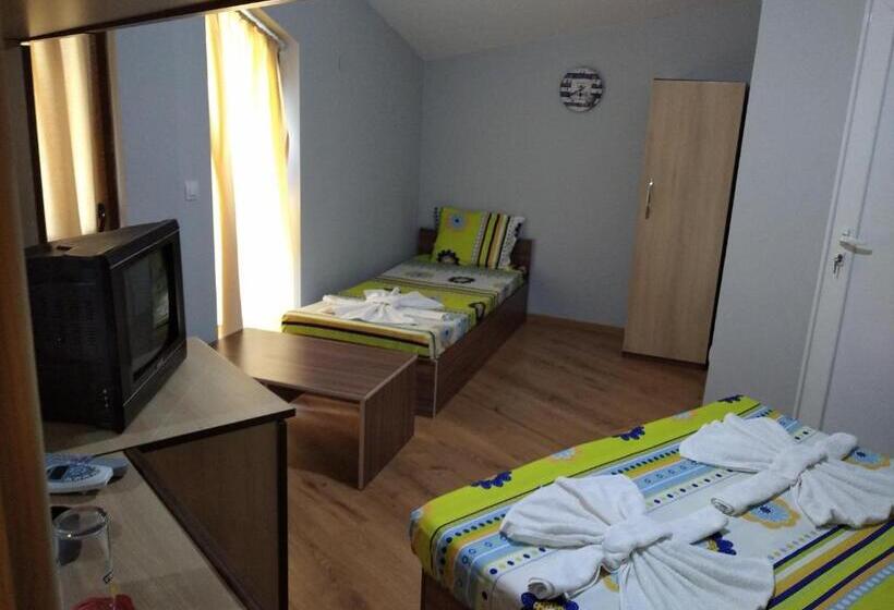 חדר סטנדרט לשלושה, Guest House Niya Chernomorets