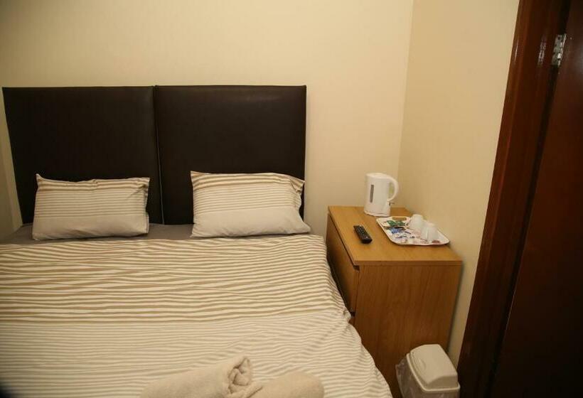 חדר סטנדרט חדר אמבטיה משותף, Victorin House   All Rooms Are En Suite