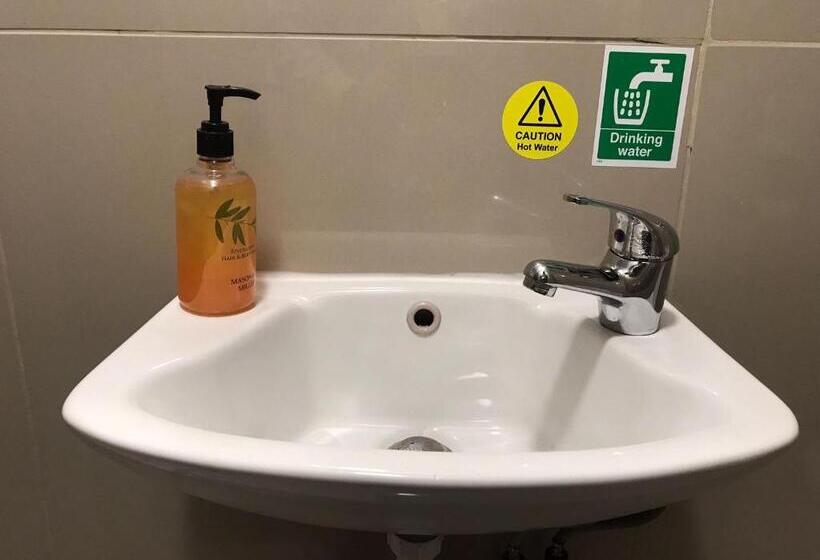 חדר משפחתי, Victorin House   All Rooms Are En Suite