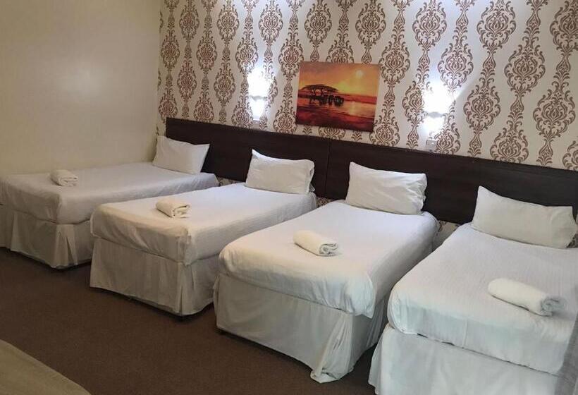 חדר סטנדרט לארבעה, Victorin House   All Rooms Are En Suite