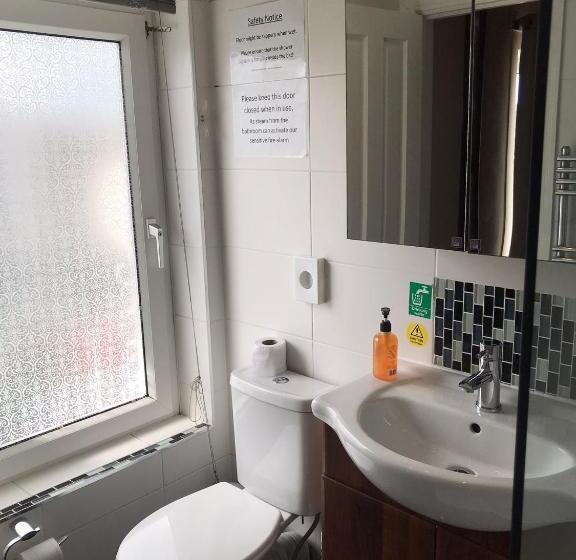 חדר סטנדרט לארבעה, Victorin House   All Rooms Are En Suite