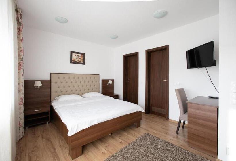 1 Bedroom Apartment Lake View, Pensiunea Encian