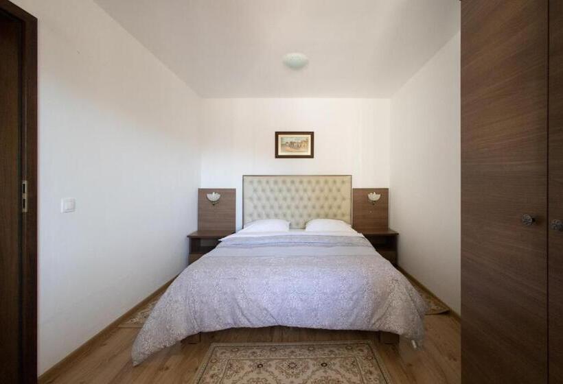 1 Bedroom Apartment Lake View, Pensiunea Encian