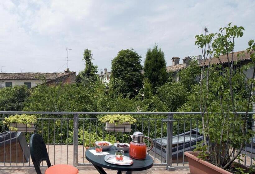 חדר סטנדרט עם טרסה, 9 Muse Bed And Breakfast