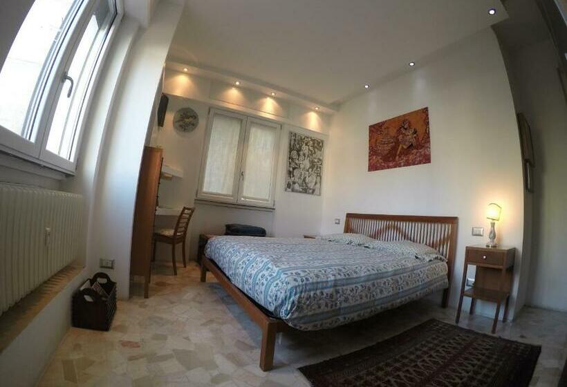 اتاق لوکس, B&b Rosa Blu