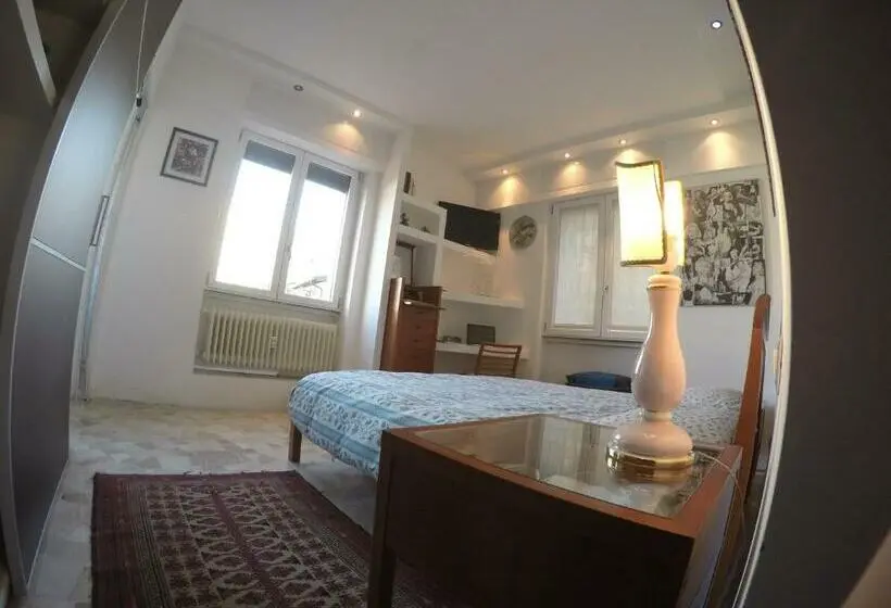 اتاق لوکس, B&b Rosa Blu