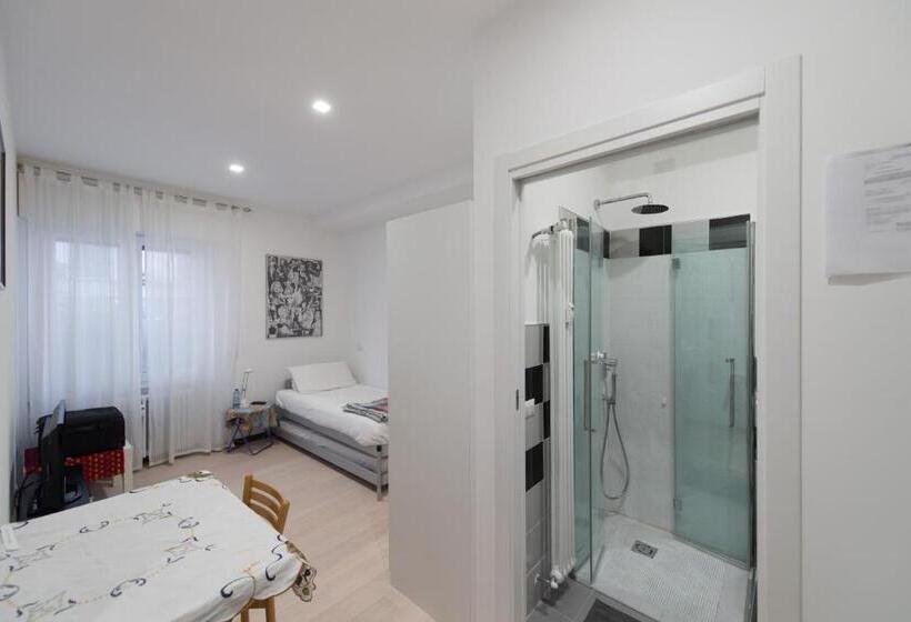 اتاق استاندارد یک نفره, B&b Rosa Blu