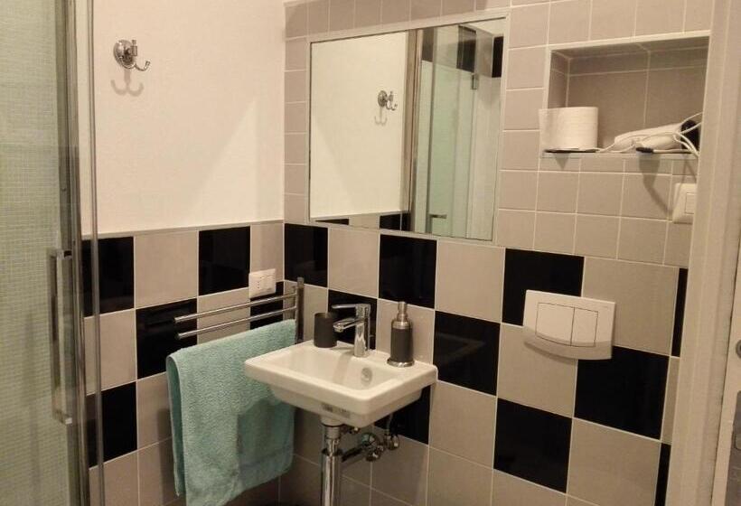 اتاق استاندارد یک نفره, B&b Rosa Blu